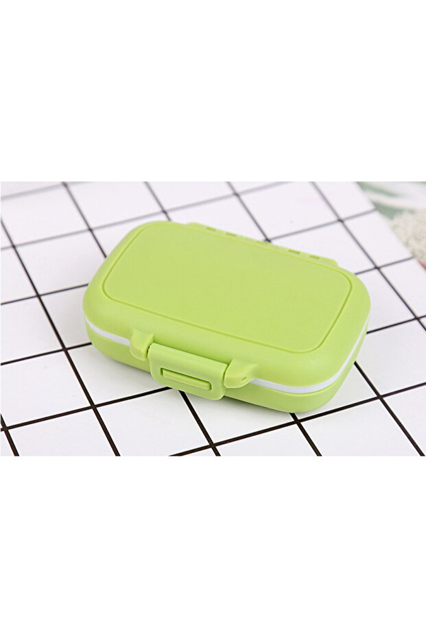 Small, three-compartment medicine case - green