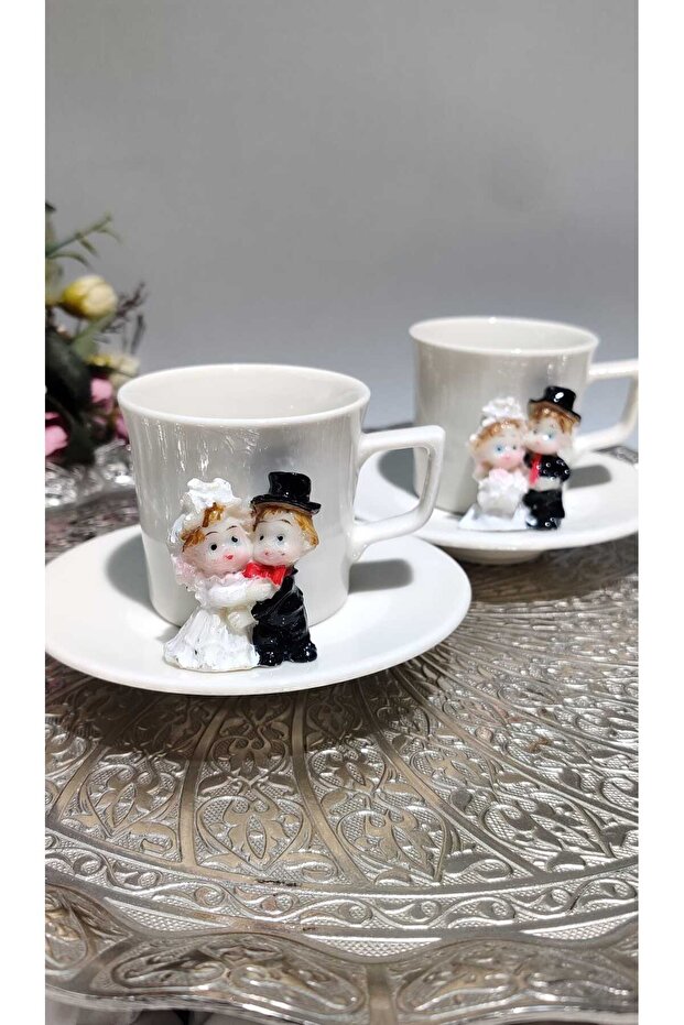 Bride and Groom Motif 2-Piece Porcelain Cup Set