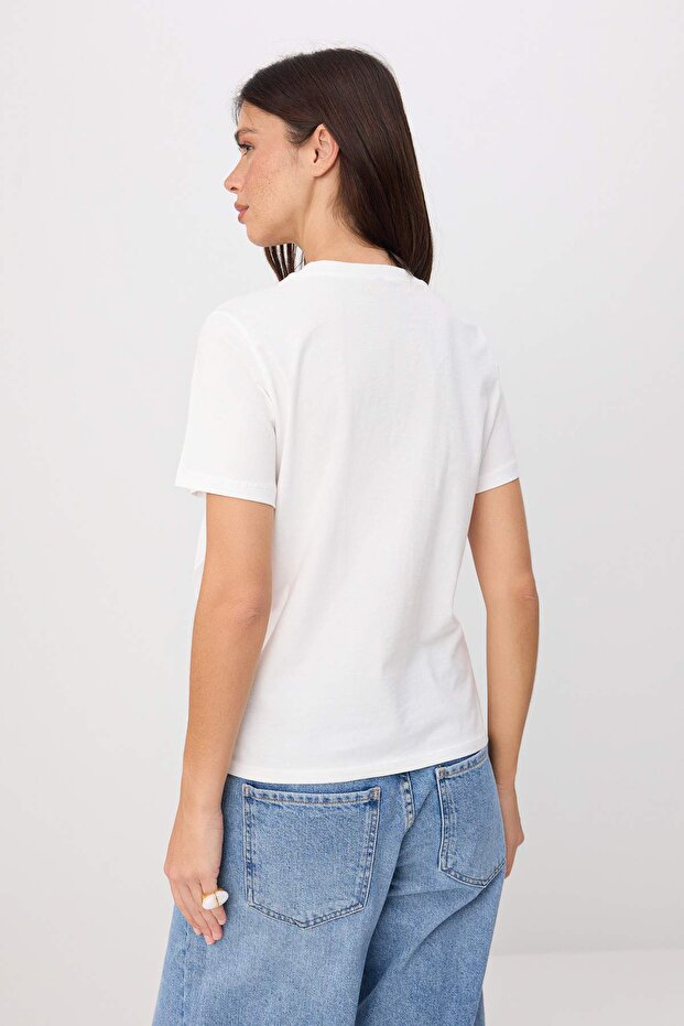 Ekru Düz Regular Bisiklet Yaka Standart Kol Kısa %100 Pamuk Örme T-Shirt TWOSS26TS00216 - 5