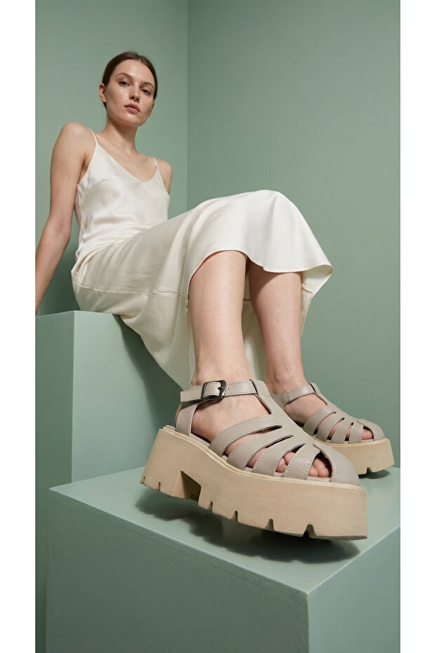 Beige Thick Sole Women's Sandals P9025