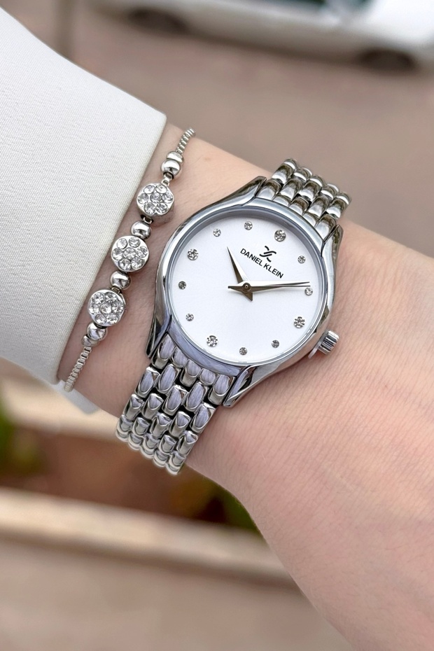 Metallic Color 2 Year Warranty 30 mm Women's Wristwatch with Gift Packaging