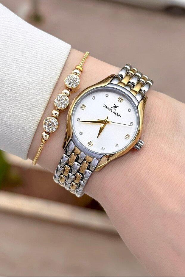 Gold Metallic Color 2 Year Warranty 30 mm Women's Wristwatch with Gift Packaging
