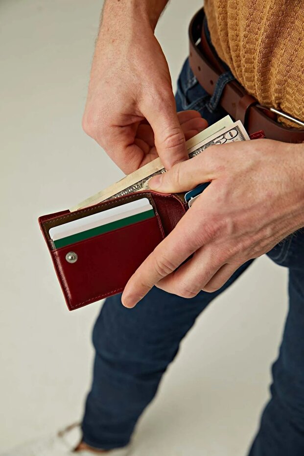 محفظة رجالية من الجلد الطبيعي بتصميم جيب متعدد الأقسام وحماية RFID باللون الأحمر الداكن والأزرق الداكن
