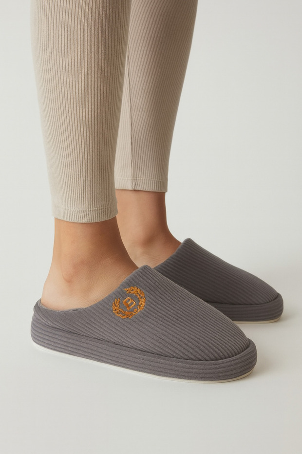 Women's Gray Embroidered Velvet House Slippers Byndzenkdf01