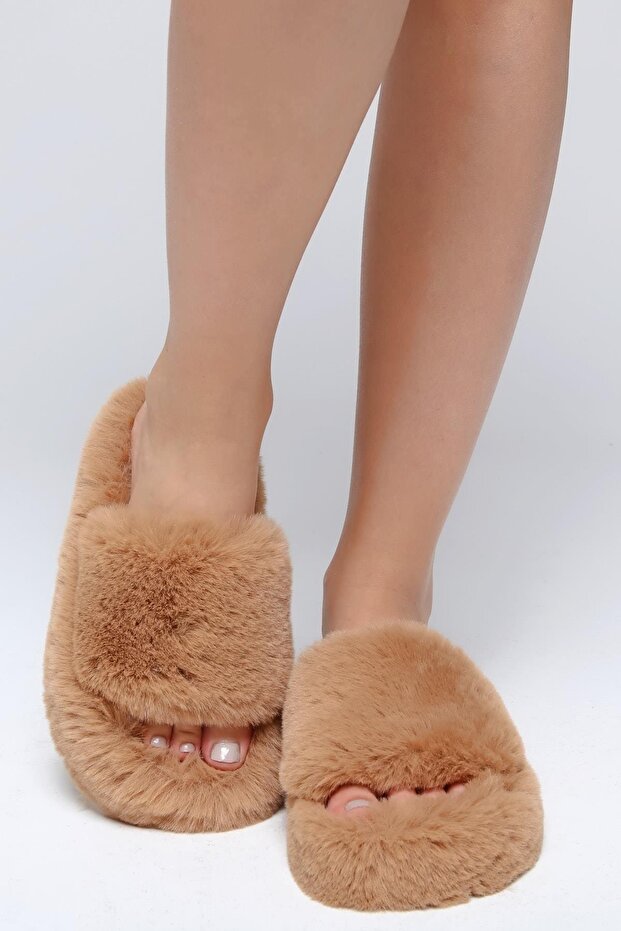 Women's Brown Extra Soft Furry House Slippers 3cm Bynd01
