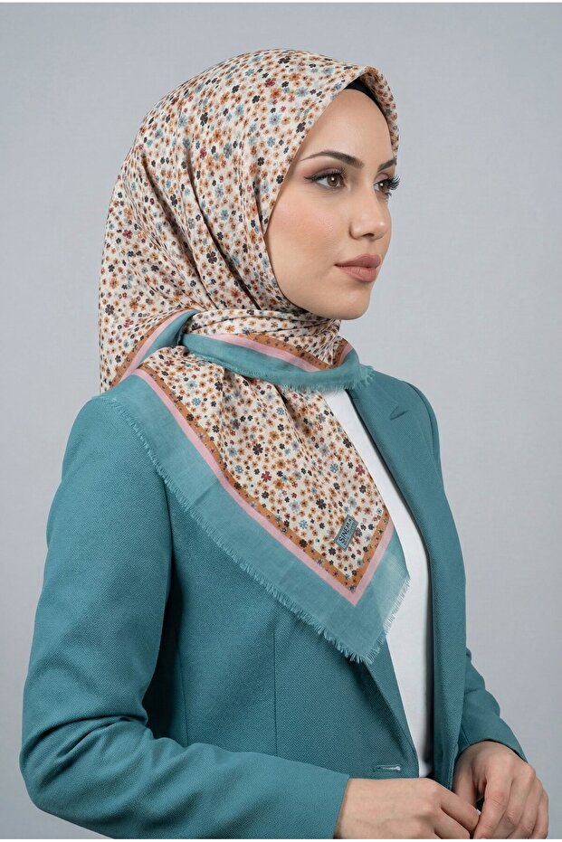 Framed Floral Flared Scarf 6505
