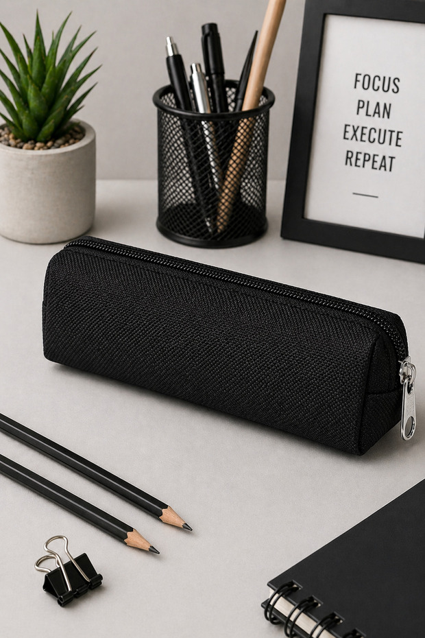 Vr Bag Black Sausage Pen Holder 1 Piece