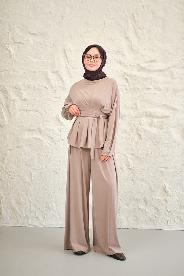 Women's Waist-Fitted Crew Neck Suit Stone