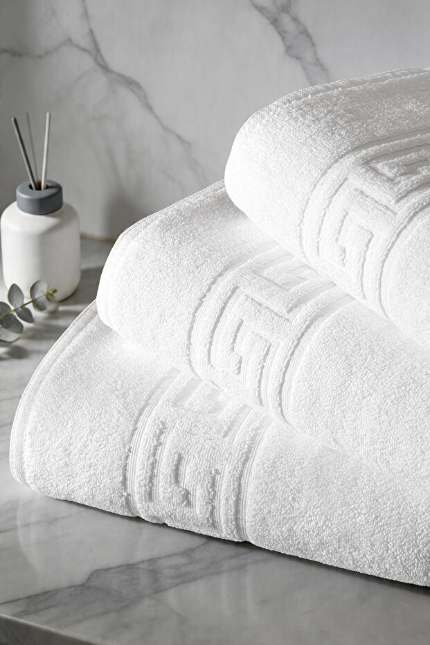 4-Piece Jacquard White 100% Cotton Towel Set | Bath Towel | Hotel Towel | Premium Towel | 70X140 cm | Piece 560 Gr