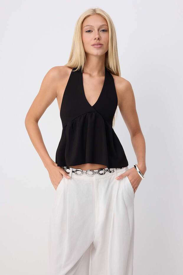 Siyah Düz Fitted Boyundan Bağlamalı Kolsuz Büzgülü Soft Touch Örme Bluz TWOSS26BZ00787