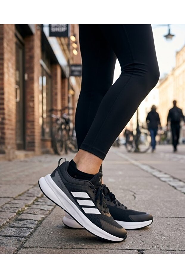 Youth running shoes black