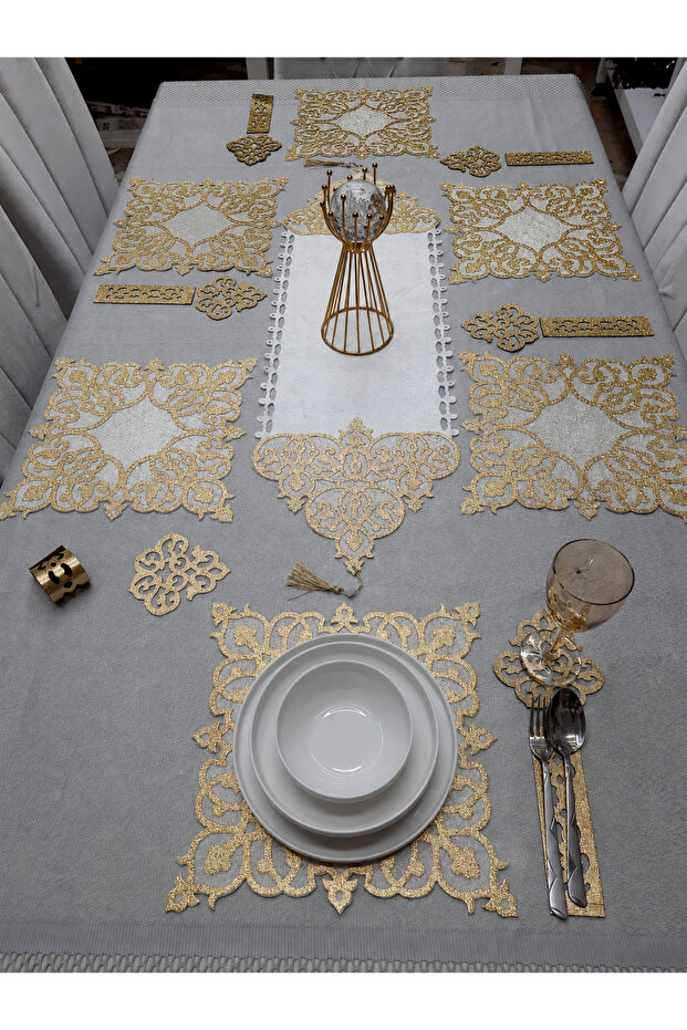 1 Runner(99X32)/6 A.Serving Utensils/6 B.Placemats/6 Spoon Holders/19 Pieces/Velvet Food Presentation Set/For 6 People