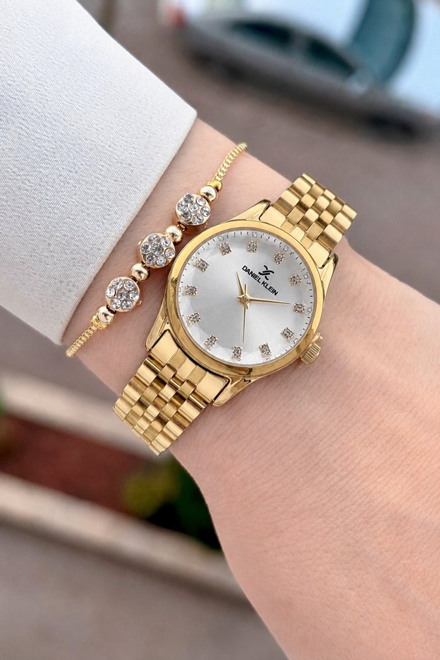 Gold Color 2 Years Warranty 28 mm Women's Wristwatch