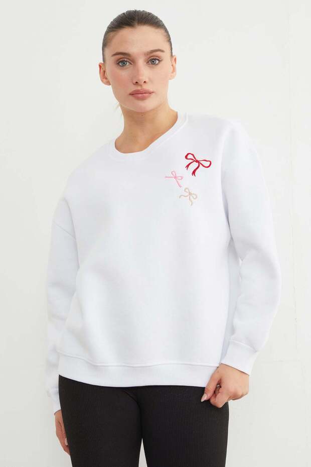 3 Thread Bow Embroidered Oversize Sweatshirt