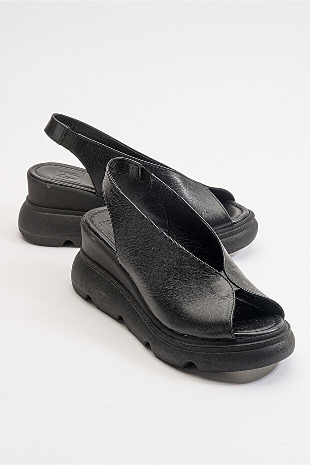 Elpidio Women's Leather Sandals Black