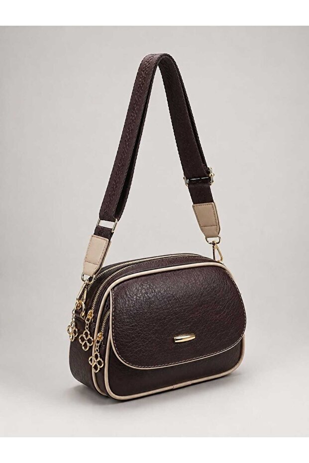 Stylish and Elegant Crossbody and Shoulder Bag with Wide Adjustable Strap, Suitable for Daily Use (Width 24 cm Length 18 cm)