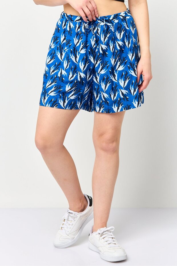 Women Allover Print Basic Shorts, Multicolor