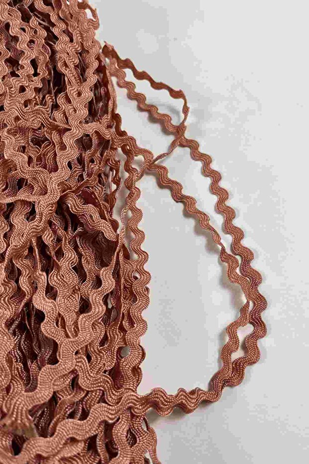 Copper Wavelace Wavy Decorative Strip Edge Trim – 1 cm Thin Zigzag Strip 10 Meters