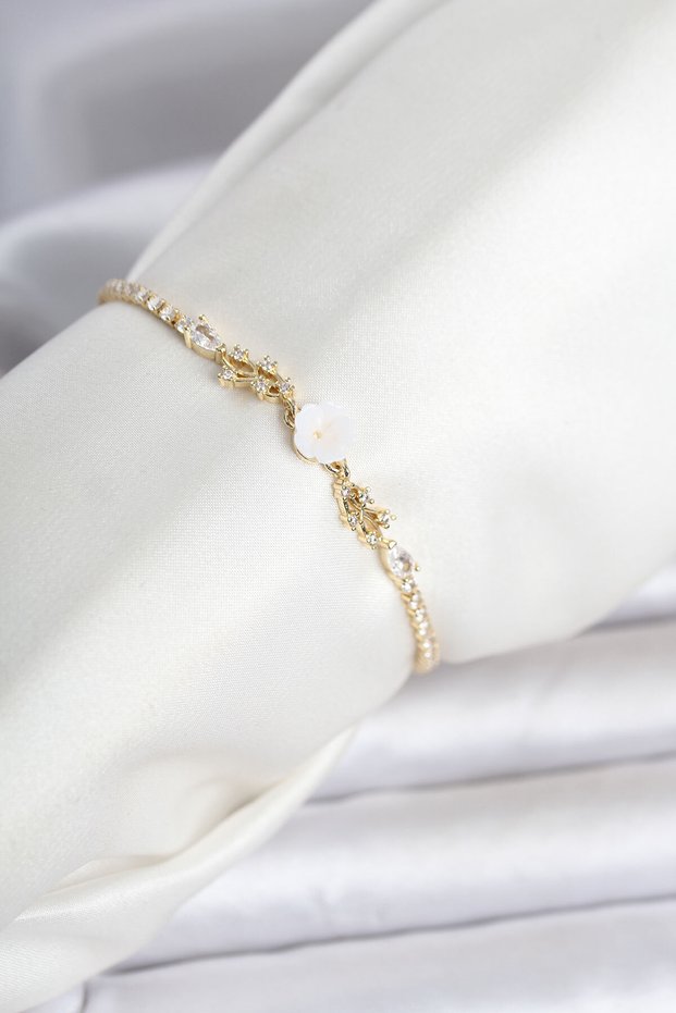 Stylish Brass Gold Color Flower Model Waterway Women's Bracelet Teachers Mothers Valentine's Day Gift