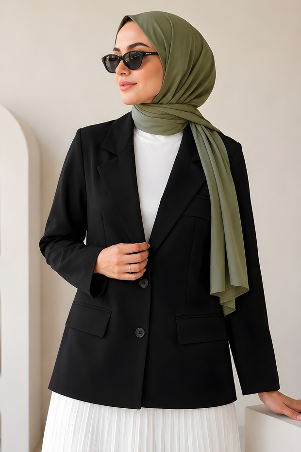 سترة بليزر سوداء مبطنة