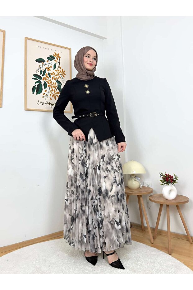 طقم تنورة سياله منقوشة