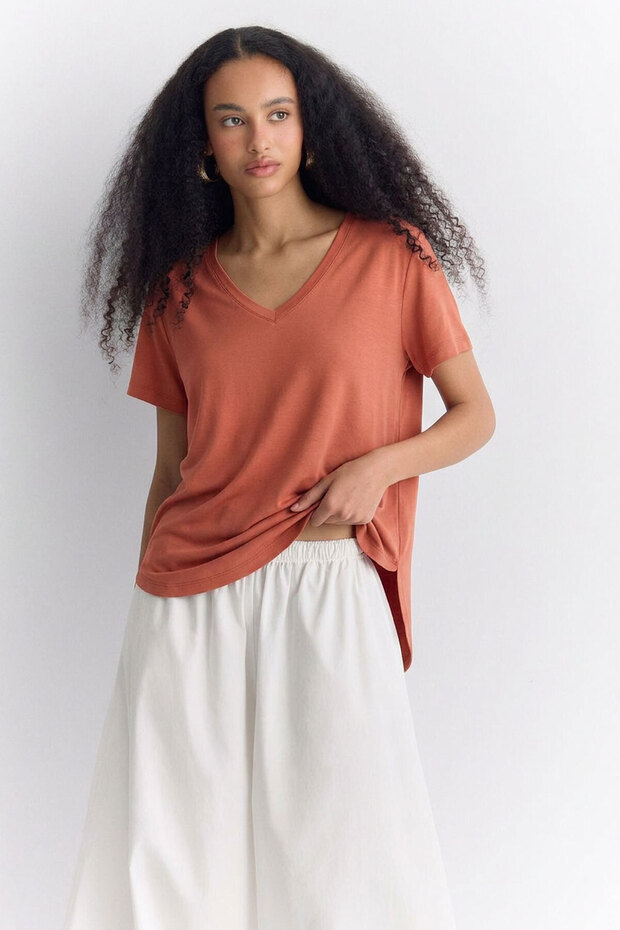 V-Neck Basic Viscose Blend T-Shirt - 4