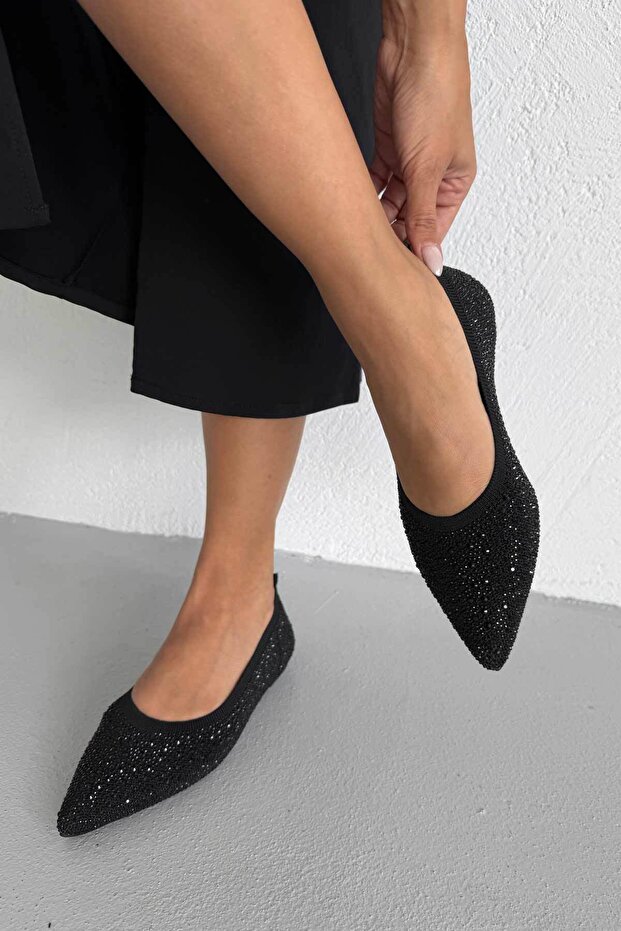 Lyra Stone Detailed Black Straw