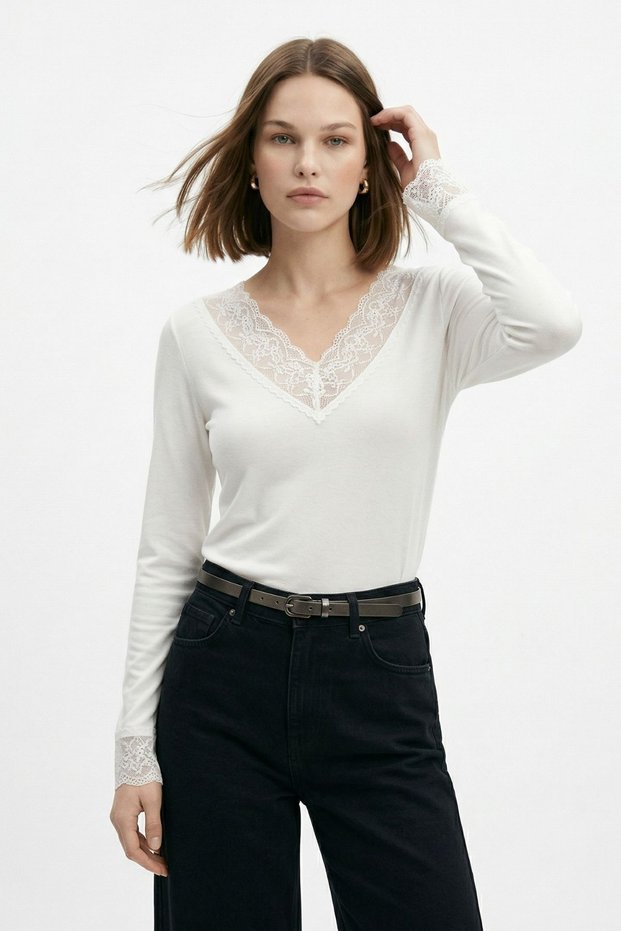 V-neck lace long sleeve blouse