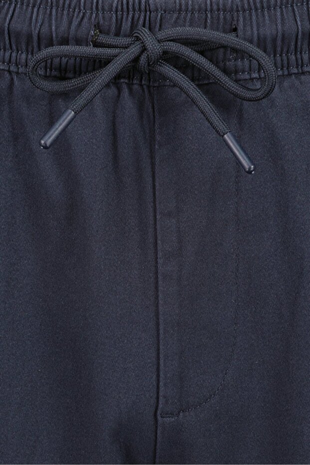 Men Plain Cargo Shorts, Navy Blue - 2