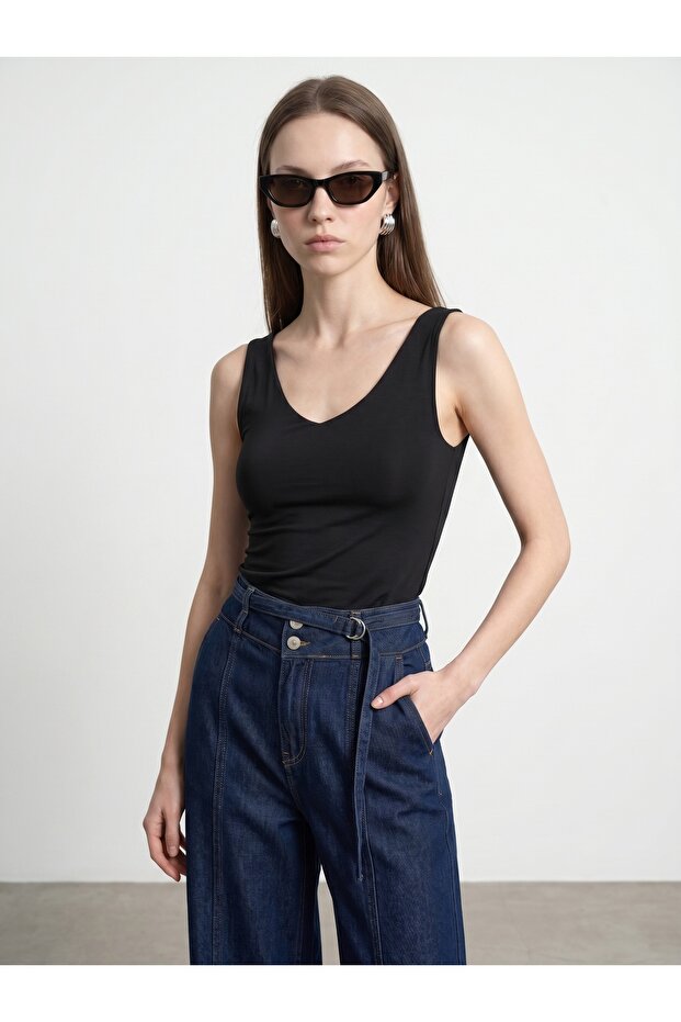 32940 V-Neck Top-Black