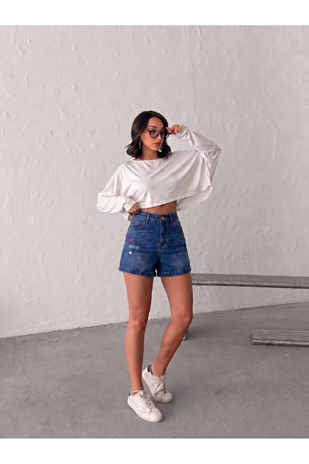 Mini Shorts with Embroidered Hearts on the Legs and Lacquered Details
