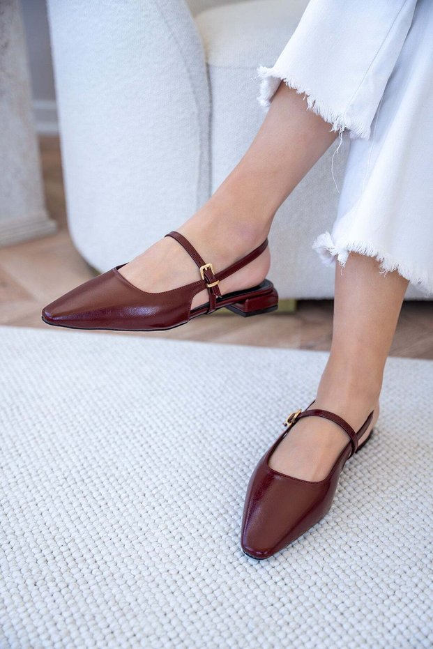 Noir Buckle Detail Women's Burgundy Ballet Flats