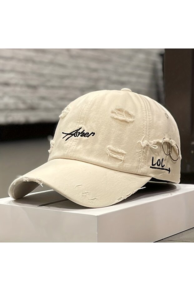 Adjustable Beige Retro perforated duckbill cap for men and women in spring and summer fashion, simpl