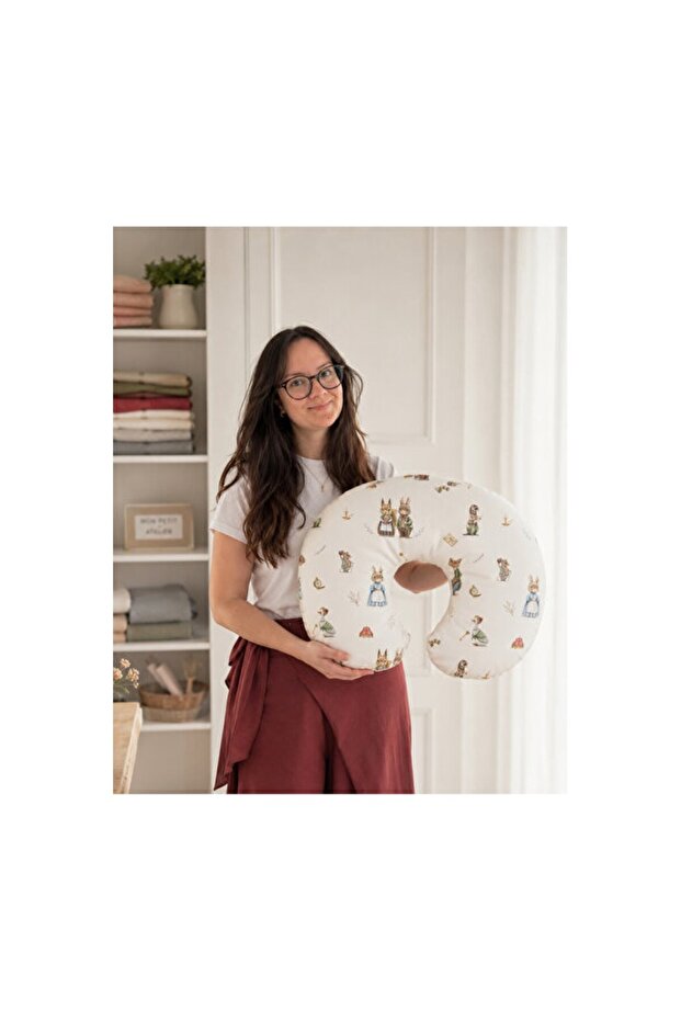 Comfortable Breastfeeding Pillow and Cushion, Comfortable and Supportive Design