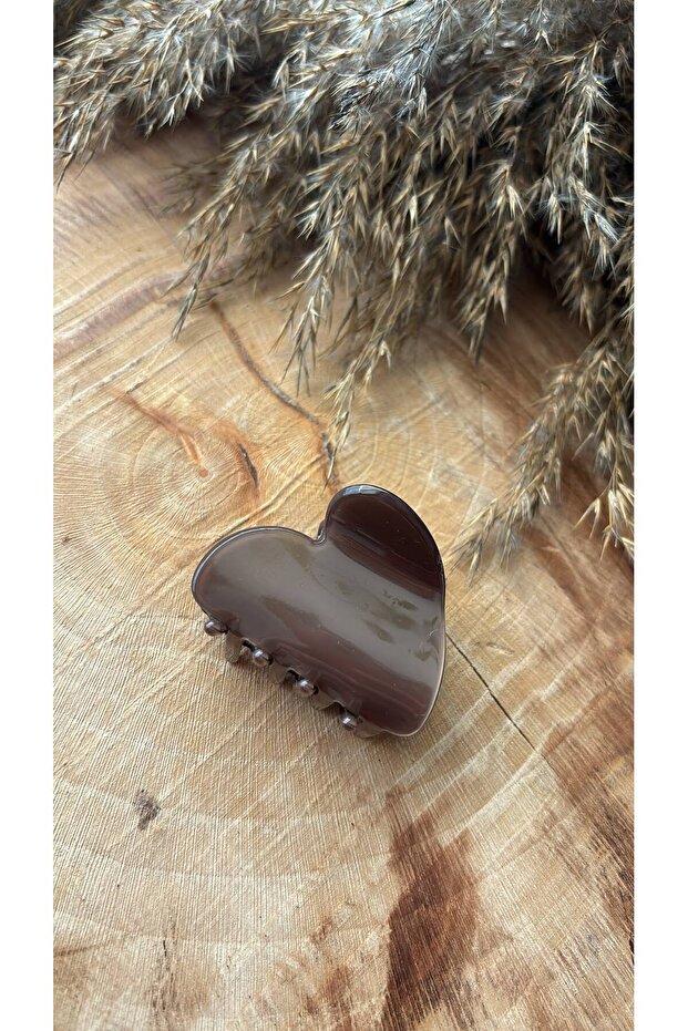 Heart-Shaped Hair Clip with Shiny Acrylic Clasp