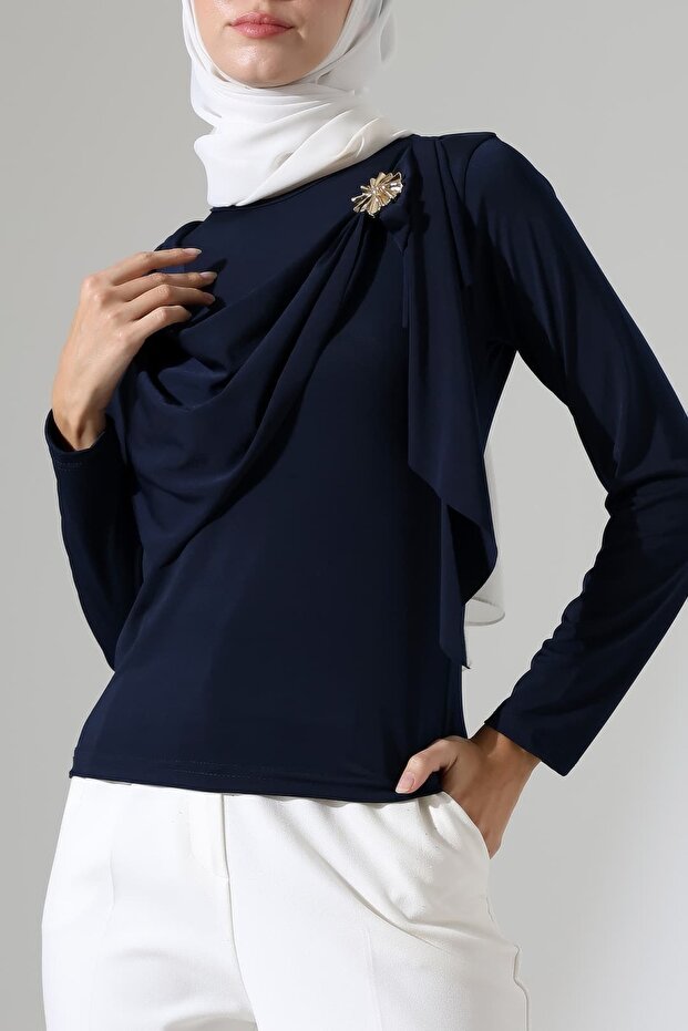 Women's Sandy Brooch Detailed Draped Blouse