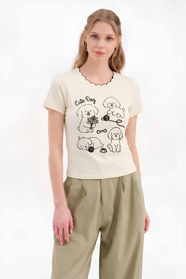 Women's Slim Fit Design Tshirt with Dog Print on the Front and Ribbed Collar Detail