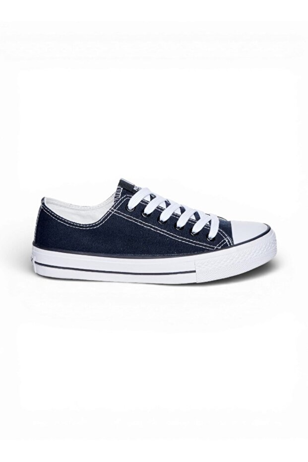 Classic Low‑Top Casual Sneakers