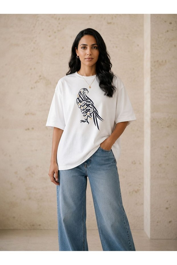 Unisex Oversize T-Shirt with Eagle Figure Calligraphic Print, Cotton Crew Neck Loose Fit T-Shirt