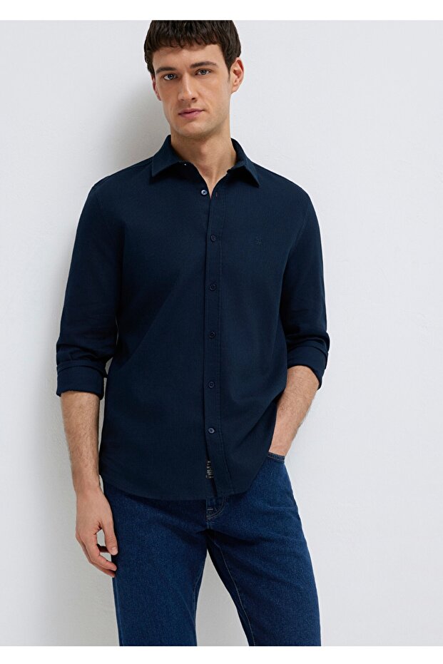 Slim Fit 100% Cotton Basic Men's Shirt.