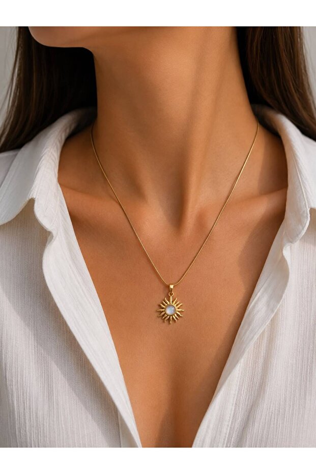 Stone Detailed Sun Figure Steel Necklace