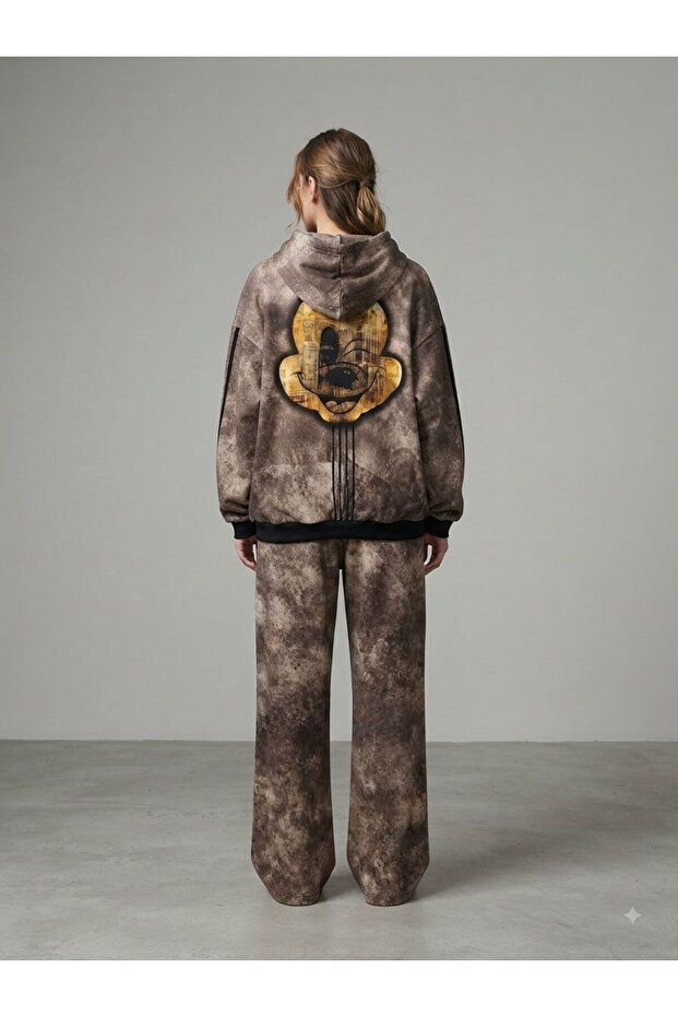 Trendy 3-Thread Brushed Fleece Tracksuit Set with Stone-Print Embroidery