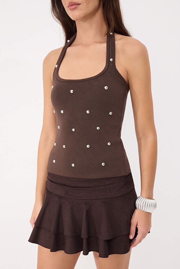 Kahverengi Havuz Yaka Vücudu Saran Crop Mücevher Detaylı Triko İnce Bluz TWOSS26BZ00317 - 3