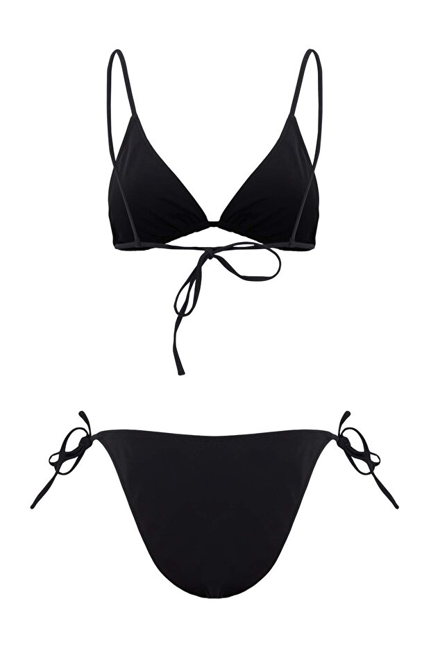 Siyah Üçgen Kaplı Aksesuar Detaylı Normal Bel High Leg Bikini Takımı TBESS26BT00176 - 7
