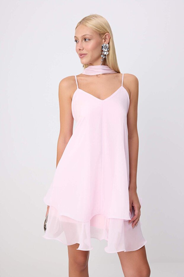 Pembe Fular Detaylı A-Kesim/Çan Form Kısa / Mini Dokuma Şifon Elbise TPRSS26EL00249