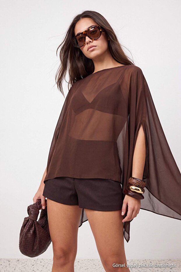 Kahverengi Düz Oversize Kayık Yaka Yarasa Kol Kolsuz Pelerin Tül Örme Bluz TWOSS26BZ01039 - 1