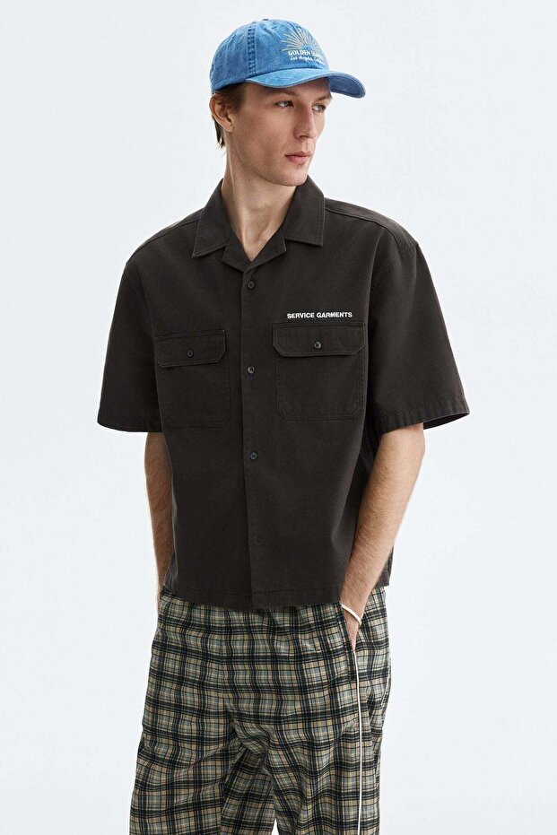 Relaxed Fit short-sleeved utility shirt
