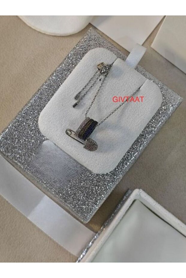 Chain with Accessories - 7