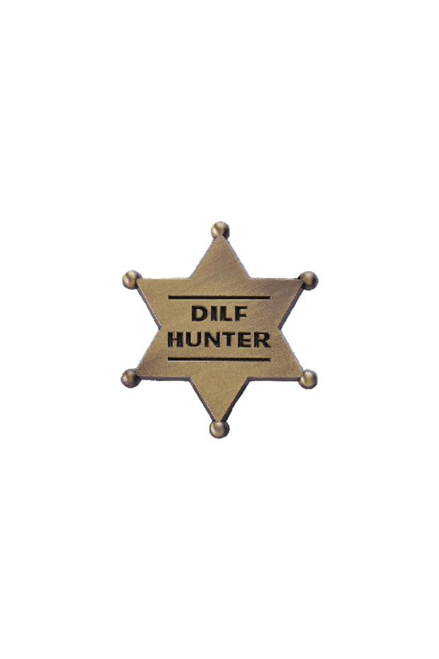 XZ8402 Gold Color Star Enamel Pins Custom DILF HUNTER Brooches Simple Mini Lapel Badges Funny Jewelr