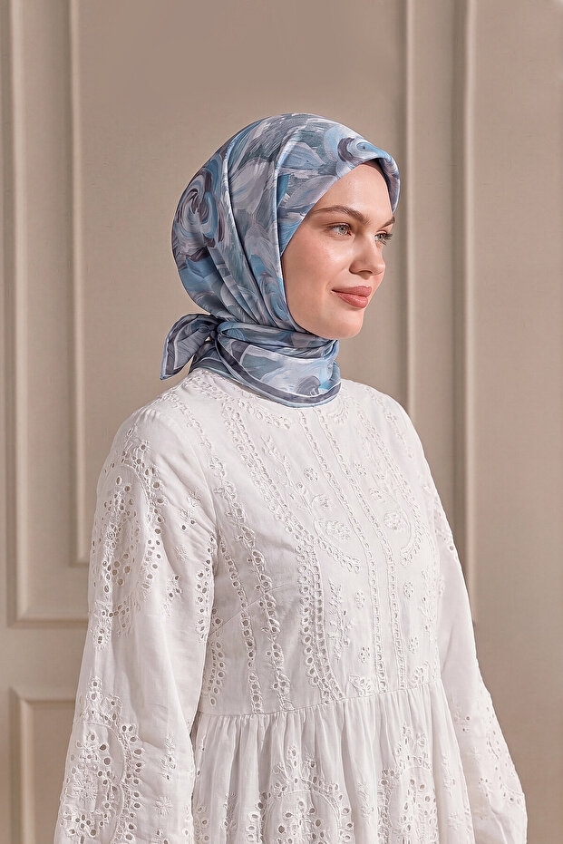 وشاح عضوي بنمط حديقة الفنون باللون الأزرق الجليدي